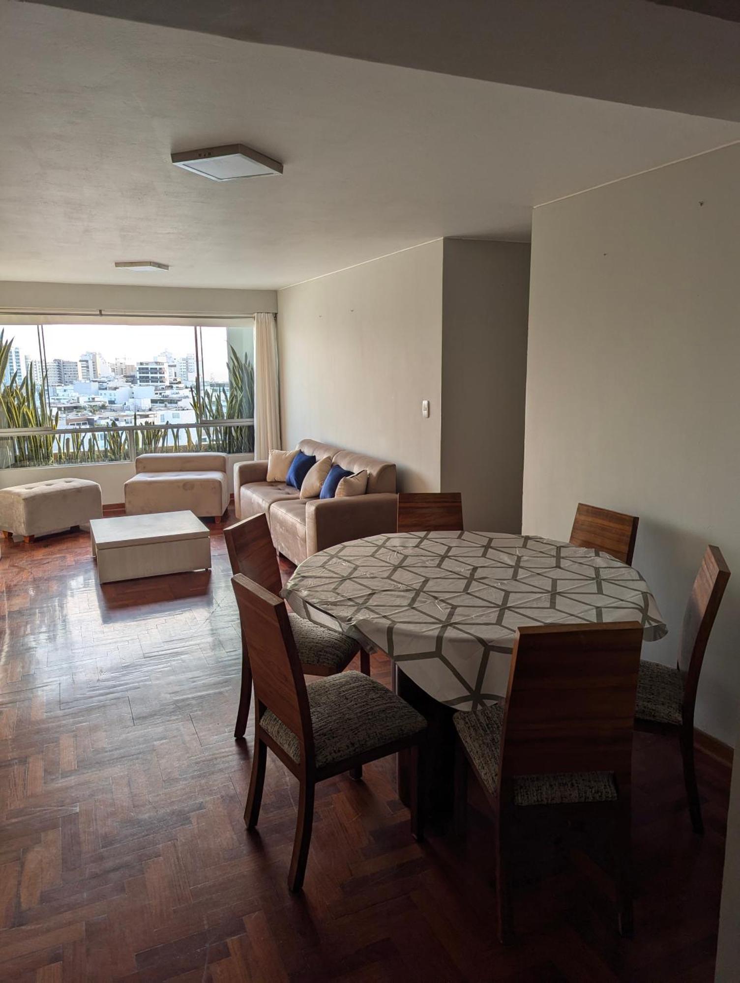 Guernica Apartment